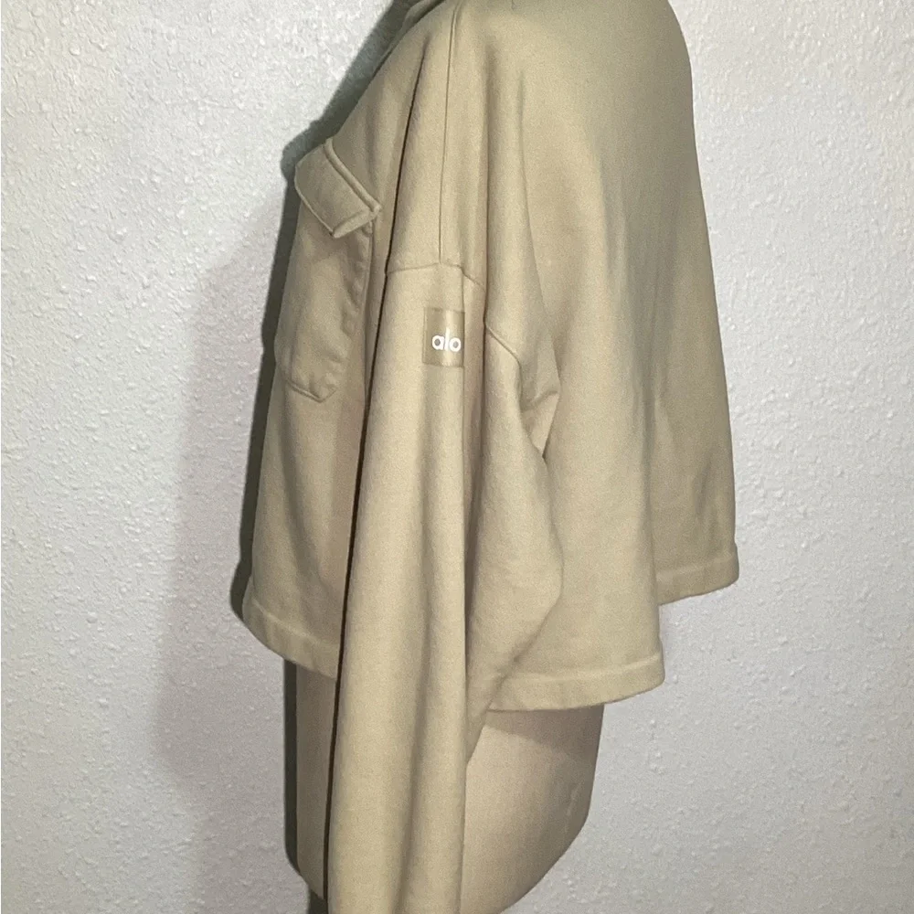 Alo Yoga Renown women’s Cropped Button-Up Pullover size large